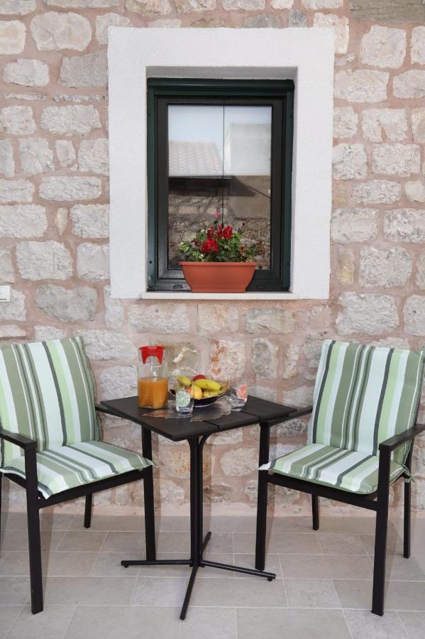 Studio Apartman Mihaella Kaštela Exterior foto