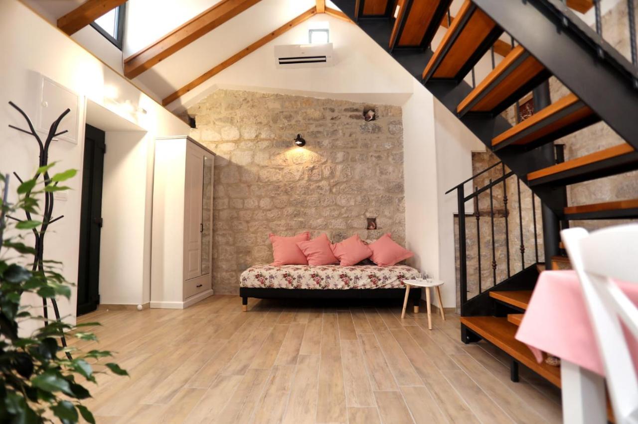 Studio Apartman Mihaella Kaštela Exterior foto