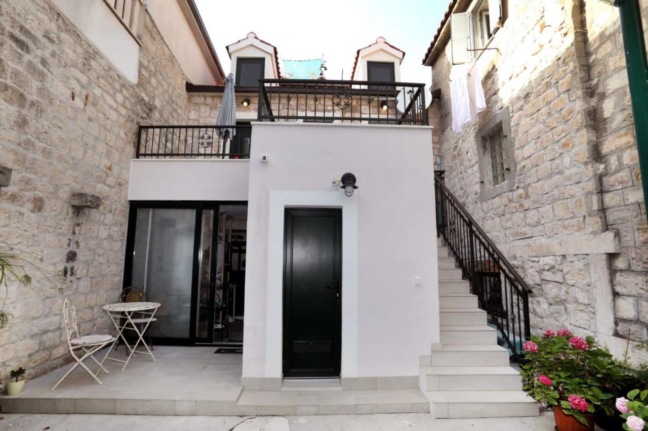 Studio Apartman Mihaella Kaštela Exterior foto
